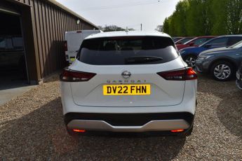 Nissan Qashqai 1.3 DIG-T MHEV N-Connecta XTRON Euro 6 (s/s) 5dr