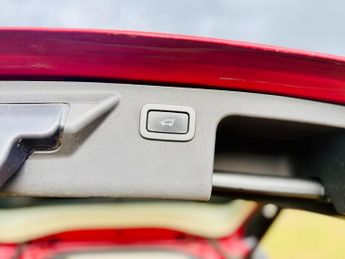 Land Rover Discovery Sport 2.0 TD4 HSE Black SUV 5dr Diesel Auto 4WD Euro 6 (s/s) (180 ps)