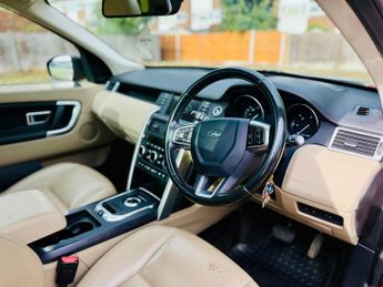 Land Rover Discovery Sport 2.0 TD4 HSE Black SUV 5dr Diesel Auto 4WD Euro 6 (s/s) (180 ps)