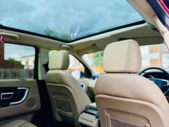 Land Rover Discovery Sport 2.0 TD4 HSE Black SUV 5dr Diesel Auto 4WD Euro 6 (s/s) (180 ps)