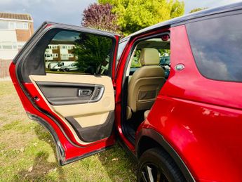 Land Rover Discovery Sport 2.0 TD4 HSE Black SUV 5dr Diesel Auto 4WD Euro 6 (s/s) (180 ps)