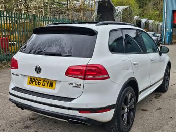 Volkswagen Touareg 3.0 TDI V6 BlueMotion Tech R-Line SUV 5dr Diesel Tiptronic 4WD E