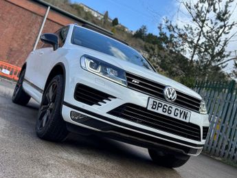 Volkswagen Touareg 3.0 TDI V6 BlueMotion Tech R-Line SUV 5dr Diesel Tiptronic 4WD E