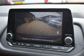 Nissan Qashqai 1.3 DIG-T MHEV Acenta Premium XTRON Euro 6 (s/s) 5dr