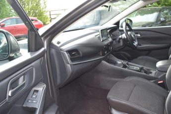 Nissan Qashqai 1.3 DIG-T MHEV Acenta Premium XTRON Euro 6 (s/s) 5dr