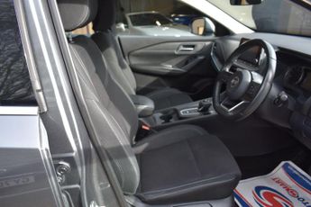 Nissan Qashqai 1.3 DIG-T MHEV Acenta Premium XTRON Euro 6 (s/s) 5dr