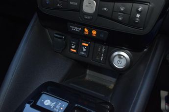 Nissan LEAF 39kWh N-Connecta Auto 5dr