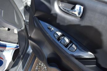 Nissan LEAF 39kWh N-Connecta Auto 5dr