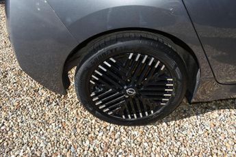 Nissan LEAF 39kWh N-Connecta Auto 5dr