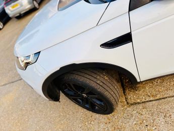 Land Rover Discovery Sport 2.0 TD4 HSE Black SUV 5dr Diesel Auto 4WD Euro 6 (s/s) (180 ps)