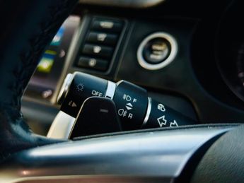 Land Rover Discovery Sport 2.0 TD4 HSE Black SUV 5dr Diesel Auto 4WD Euro 6 (s/s) (180 ps)