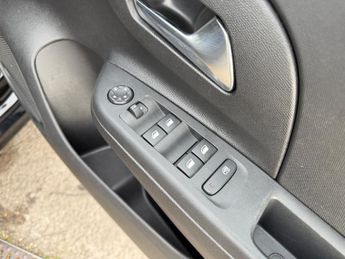 Vauxhall Corsa 1.2 Turbo Design Hatchback 5dr Petrol Auto Euro 6 (s/s) (100 ps)