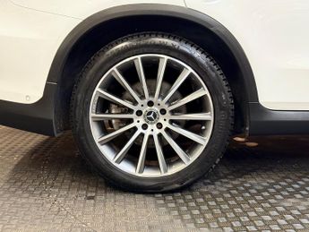 Mercedes-Benz GLC 2.1 GLC220d AMG Line SUV 5dr Diesel G-Tronic 4MATIC - ONLY 59000