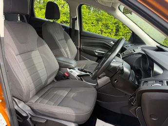 Ford Kuga 1.5T EcoBoost Zetec SUV 5dr Petrol Auto AWD Euro 6 (s/s) (182 ps