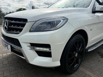 Mercedes-Benz M Class 3.0 ML350 V6 BlueTEC Sport SUV 5dr Diesel G-Tronic 4WD Euro 6 (s