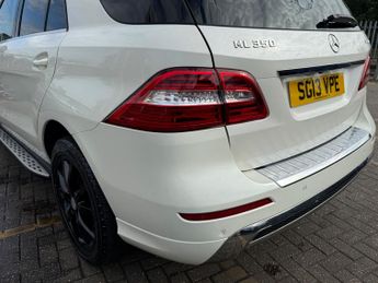 Mercedes-Benz M Class 3.0 ML350 V6 BlueTEC Sport SUV 5dr Diesel G-Tronic 4WD Euro 6 (s