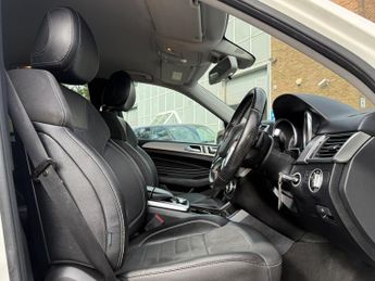 Mercedes-Benz M Class 3.0 ML350 V6 BlueTEC Sport SUV 5dr Diesel G-Tronic 4WD Euro 6 (s