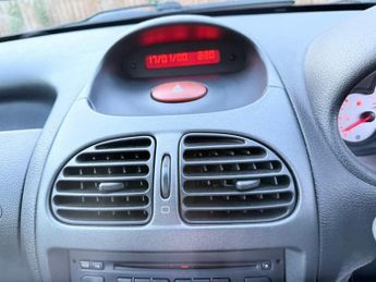 Peugeot 206 1.1 Verve Hatchback 5dr Petrol Manual (a/c) (148 g/km, 60 bhp)