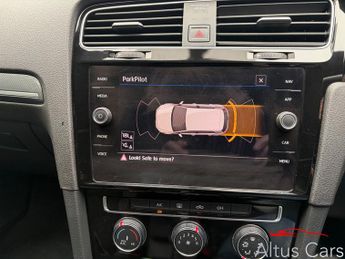 Volkswagen Golf 1.5 TSI EVO R-Line Hatchback 5dr Petrol DSG Euro 6 (s/s) (150 ps