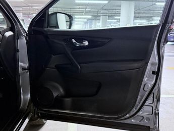 Nissan Qashqai 1.2 DIG-T Tekna SUV 5dr Petrol Manual 2WD Euro 6 (s/s) (115 ps)