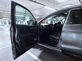 Nissan Qashqai 1.2 DIG-T Tekna SUV 5dr Petrol Manual 2WD Euro 6 (s/s) (115 ps)