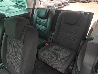 SEAT Alhambra TDI SE DSG 5-Door