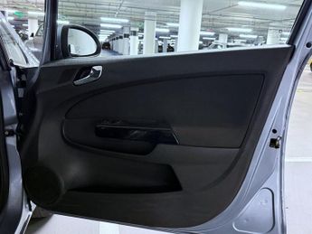 Vauxhall Corsa 1.4i 16v Club Hatchback 5dr Petrol Automatic (166 g/km, 89 bhp)