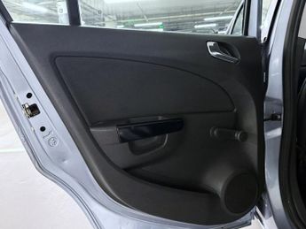 Vauxhall Corsa 1.4i 16v Club Hatchback 5dr Petrol Automatic (166 g/km, 89 bhp)