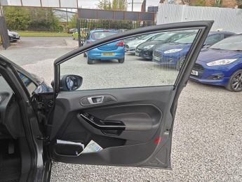 Ford Fiesta 1.0T EcoBoost Titanium Hatchback 5dr Petrol Powershift Euro 6 (1