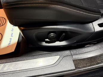 Jaguar XF 2.0d R-Sport Saloon 4dr Diesel Auto Euro 6 (s/s) (180 ps)