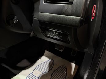 Jaguar XF 2.0d R-Sport Saloon 4dr Diesel Auto Euro 6 (s/s) (180 ps)