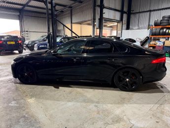Jaguar XF 2.0d R-Sport Saloon 4dr Diesel Auto Euro 6 (s/s) (180 ps)
