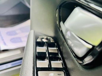 Land Rover Range Rover Evoque 2.0 TD4 SE Tech SUV 5dr Diesel Auto 4WD Euro 6 (s/s) (180 ps)