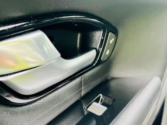 Land Rover Range Rover Evoque 2.0 TD4 SE Tech SUV 5dr Diesel Auto 4WD Euro 6 (s/s) (180 ps)