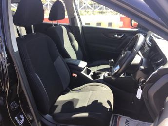 Nissan Qashqai 1.3 DIG-T Acenta Premium SUV 5dr Petrol Manual Euro 6 (s/s) (140