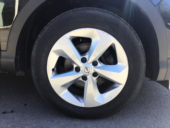 Nissan Qashqai 1.3 DIG-T Acenta Premium SUV 5dr Petrol Manual Euro 6 (s/s) (140