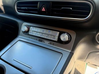 Hyundai Kona 64kWh Premium SE SUV 5dr Electric Auto (7kW Charger) (204 ps)