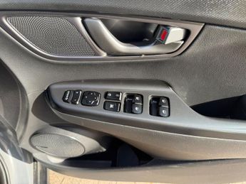 Hyundai Kona 64kWh Premium SE SUV 5dr Electric Auto (7kW Charger) (204 ps)
