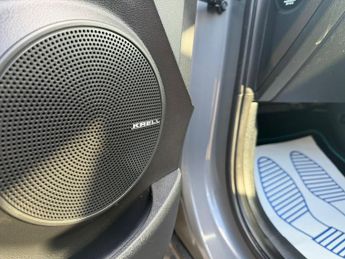 Hyundai Kona 64kWh Premium SE SUV 5dr Electric Auto (7kW Charger) (204 ps)