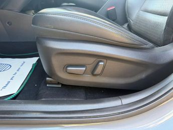 Hyundai Kona 64kWh Premium SE SUV 5dr Electric Auto (7kW Charger) (204 ps)