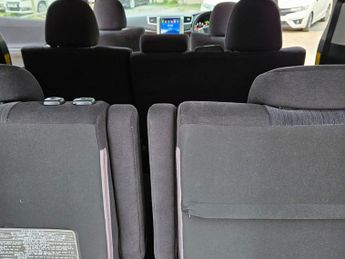 Toyota Vellfire 8 Seater- 2.4L PETROL-ULEZ/CAZ PASS-FREE 42MONTHS GOLD WARRANTY 