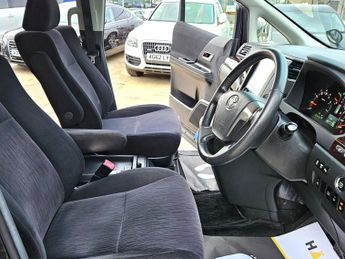 Toyota Vellfire 8 Seater- 2.4L PETROL-ULEZ/CAZ PASS-FREE 42MONTHS GOLD WARRANTY 