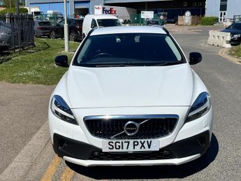 Volvo V40 Cross Country 2.0 D2 Pro Hatchback 5dr Diesel Auto Euro 6 (s/s) (120 ps)