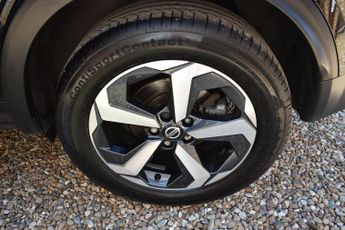 Nissan Qashqai 1.3 DIG-T MHEV N-Connecta XTRON Euro 6 (s/s) 5dr