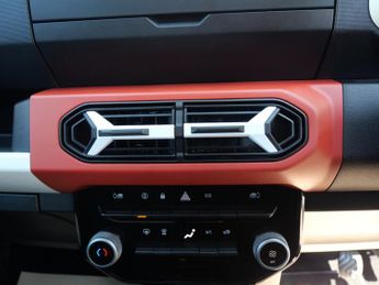 Dacia Spring 45 26.8kWh Expression Electric Auto 5dr Only 4000 Miles