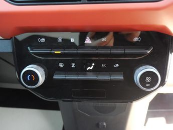 Dacia Spring 45 26.8kWh Expression Electric Auto 5dr Only 4000 Miles