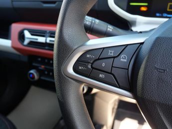 Dacia Spring 45 26.8kWh Expression Electric Auto 5dr Only 4000 Miles