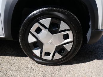 Dacia Spring 45 26.8kWh Expression Electric Auto 5dr Only 4000 Miles