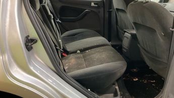 Ford Focus 1.6 Ghia Hatchback 5dr Petrol Automatic (184 g/km, 99 bhp)