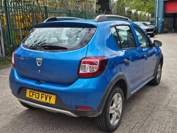 Dacia Sandero Stepway 0.9 TCe Laureate Hatchback 5dr Petrol Manual Euro 5 (90 ps)